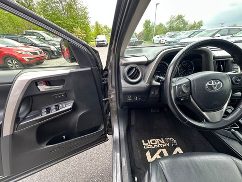 Used 2016 Toyota RAV4 Limited AWD/4WD image 25
