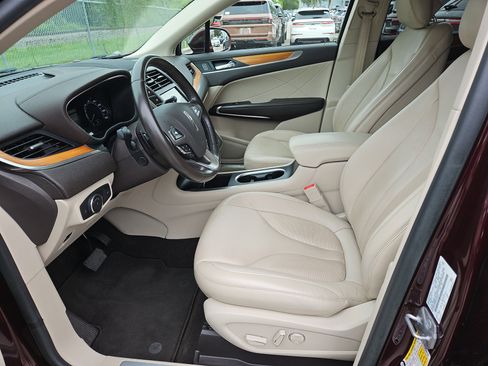 Used 2019 Lincoln MKC Select w/ Select Plus Package image 13