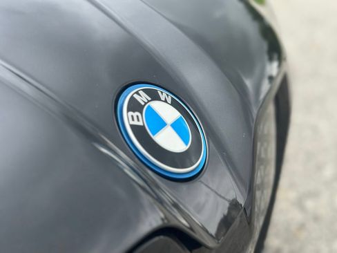 Used 2024 BMW iX xDrive50 w/ Sport Package AWD/4WD image 10