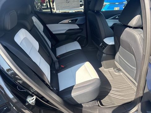 New 2025 Chevrolet Equinox EV LT w/ Convenience Package II image 26