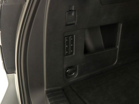 Used 2023 Ford Expedition Max XLT image 13