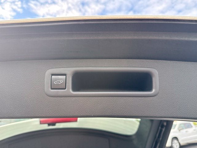 Used 2021 Toyota Highlander XLE AWD/4WD image 15