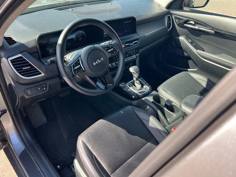 Certified 2024 Kia Seltos EX AWD/4WD image 17