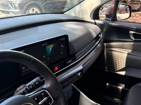 Used 2026 Kia Carnival FWD image 38