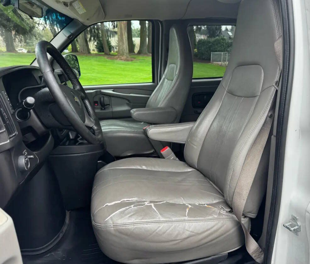 Used 2014 Chevrolet Express 2500 LS RWD image 9