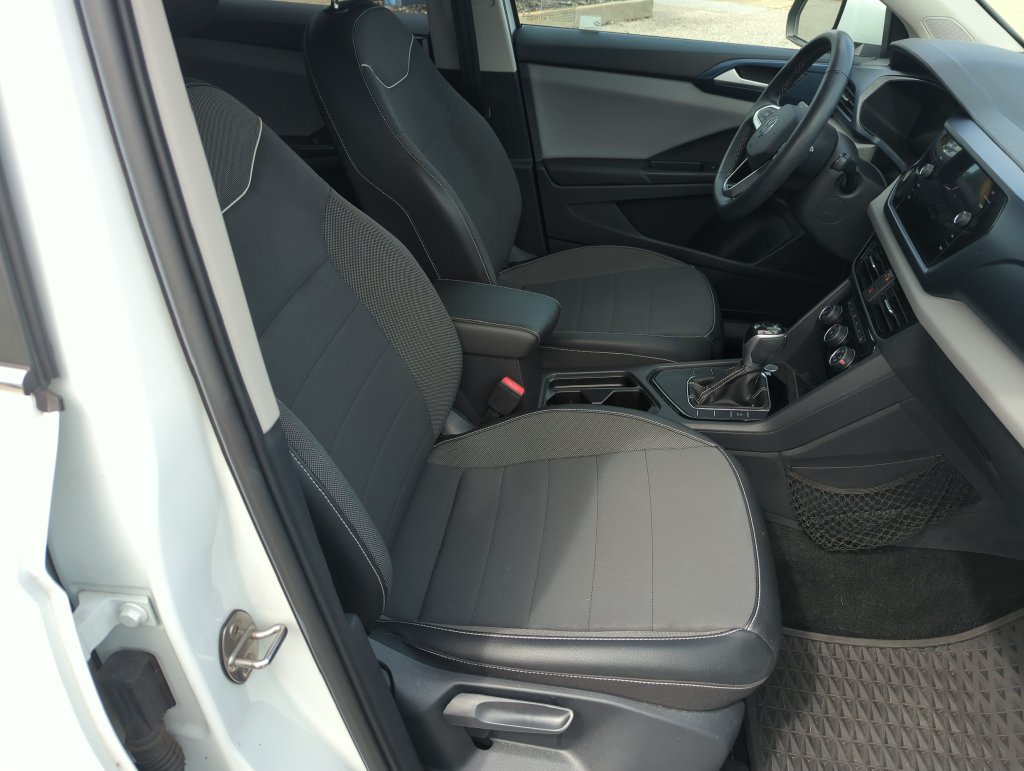 Used 2023 Volkswagen Taos SE FWD image 35