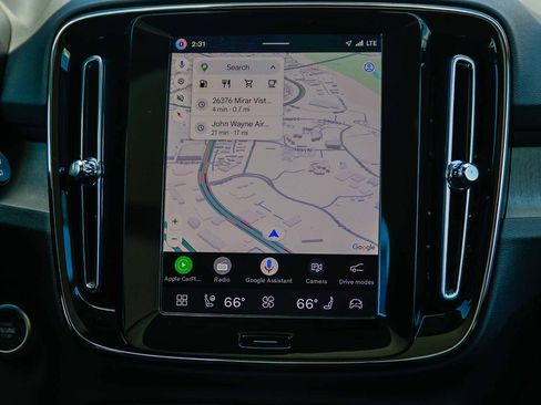 Used 2026 Volvo XC40 B5 Ultra w/ Climate Package image 16