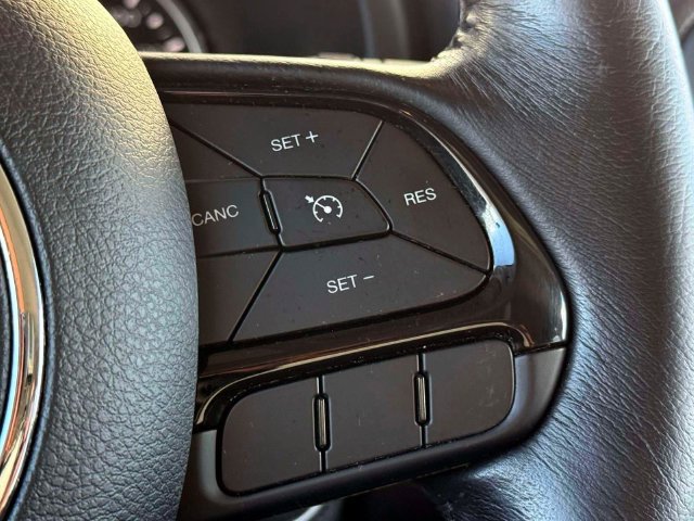 Certified 2020 Jeep Renegade Altitude AWD/4WD image 24