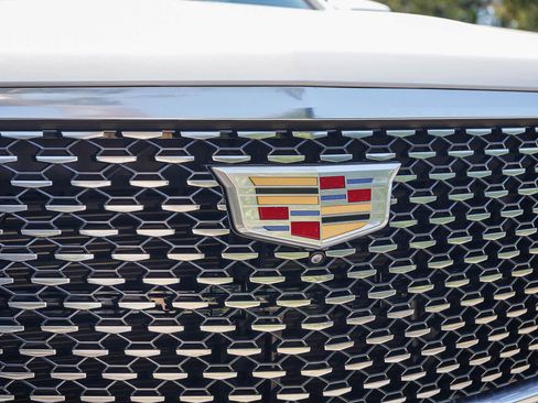 Used 2021 Cadillac Escalade Premium Luxury AWD/4WD image 11