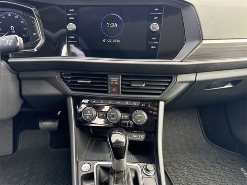 Used 2024 Volkswagen Jetta SEL image 18