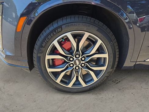 Certified 2025 Cadillac XT6 Sport w/ Platinum Package AWD/4WD image 14