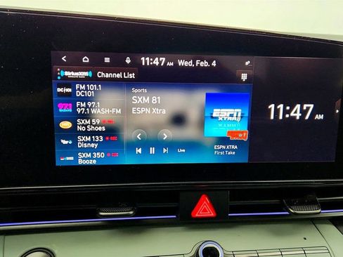 Used 2024 Hyundai Elantra Limited image 17