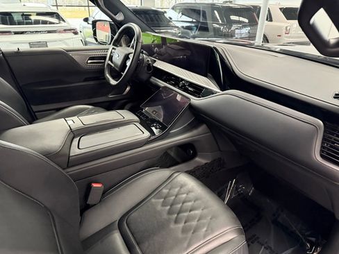 Used 2025 INFINITI QX80 Autograph w/ Premium Cargo Package image 25