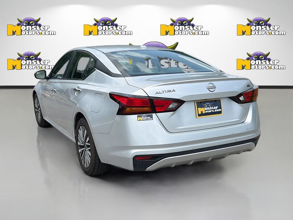 Used 2023 Nissan Altima 2.5 SV FWD image 7