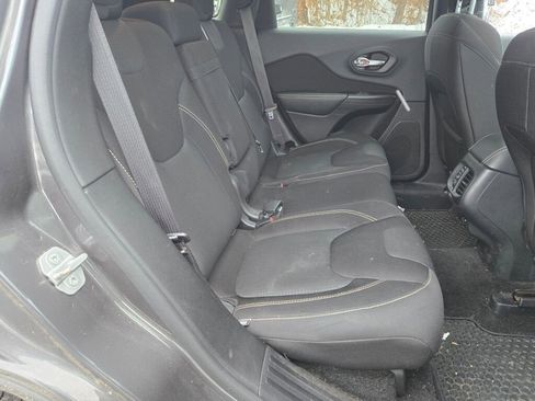 Used 2015 Jeep Cherokee Latitude w/ Comfort/Convenience Group image 7