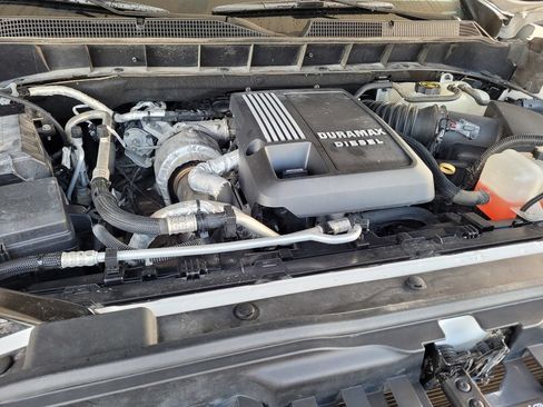 Used 2020 Chevrolet Silverado 1500 LTZ w/ LTZ Convenience Package AWD/4WD image 13