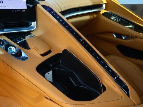 Used 2023 Chevrolet Corvette Stingray Premium Cpe w/ Z51 Performance Package RWD image 25