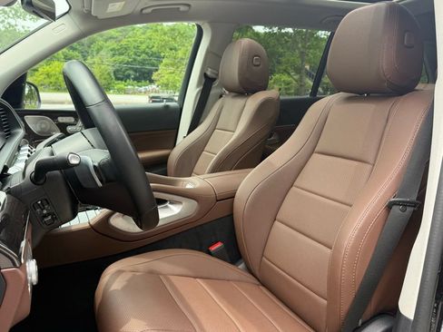 Used 2026 Mercedes-Benz GLS 450 4MATIC image 15