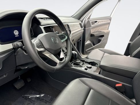 Used 2022 Volkswagen Atlas Cross Sport SE image 10