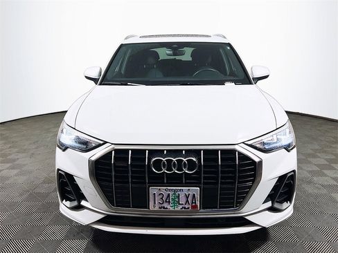 Used 2022 Audi Q3 2.0T Premium w/ Convenience Package image 3