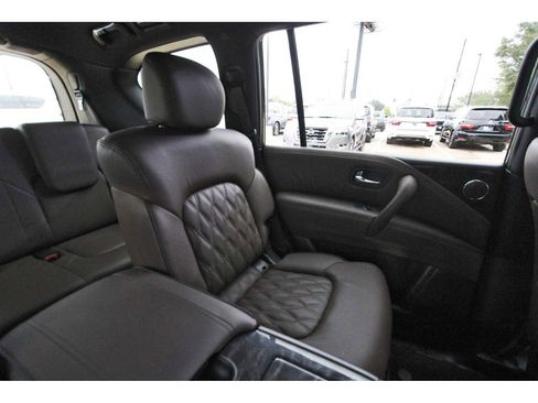 Used 2024 Nissan Armada Platinum w/ Captain's Chairs Package image 10