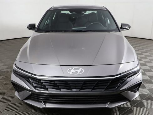 Used 2025 Hyundai Elantra Sport FWD image 9