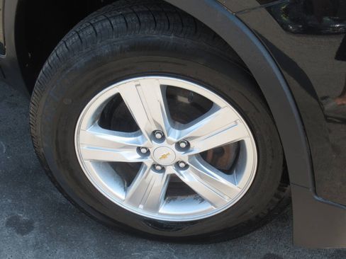 Used 2020 Chevrolet Trax LT w/ Sun & Sound Package AWD/4WD image 4