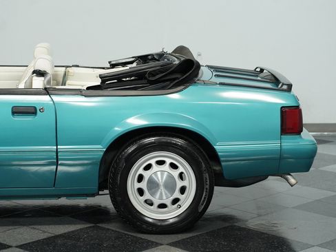 Used 1992 Ford Mustang LX image 20