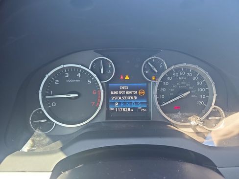 Used 2015 Toyota Tundra Platinum AWD/4WD image 19