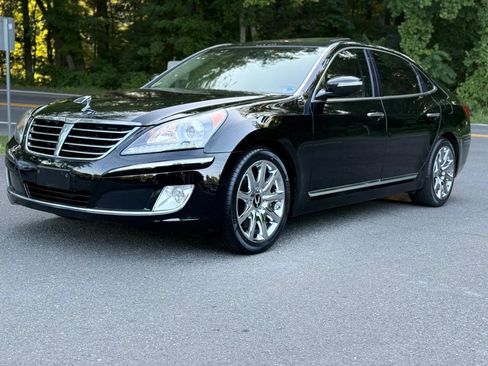 Used 2012 Hyundai Equus Signature RWD image 3
