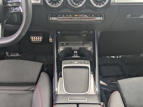 Certified 2024 Mercedes-Benz GLB 250 image 6