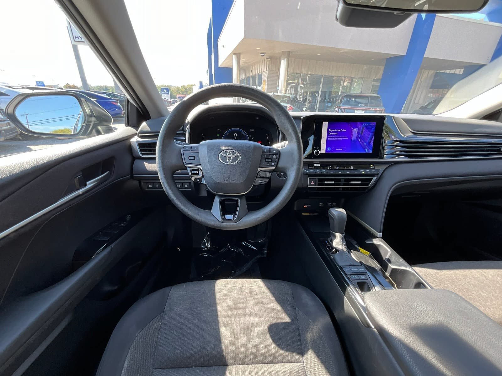 Used 2025 Toyota Camry LE FWD image 7
