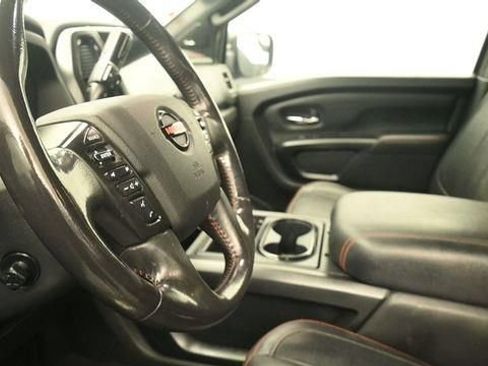 Used 2021 Nissan Titan PRO-4X w/ Pro-4x Convenience Package AWD/4WD image 21