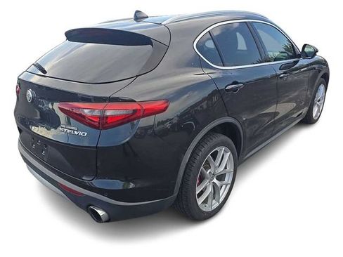 Used 2019 Alfa Romeo Stelvio Ti AWD/4WD image 4