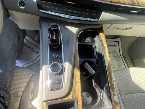 Used 2021 Cadillac Escalade ESV Premium Luxury Platinum image 20