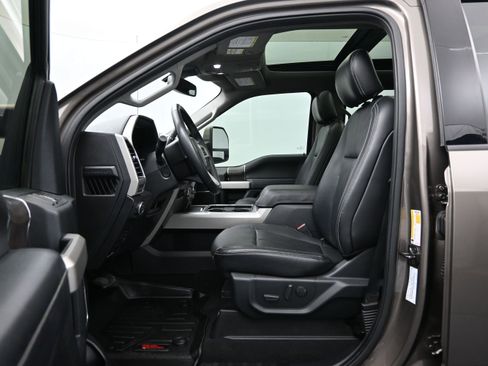 Used 2020 Ford F250 Lariat w/ Lariat Ultimate Package AWD/4WD image 9