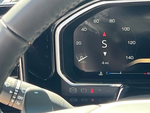 New 2026 GMC Sierra 1500 SLT image 17