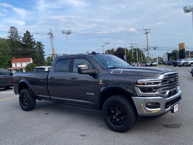 Used 2025 RAM 3500 Laramie AWD/4WD image 7