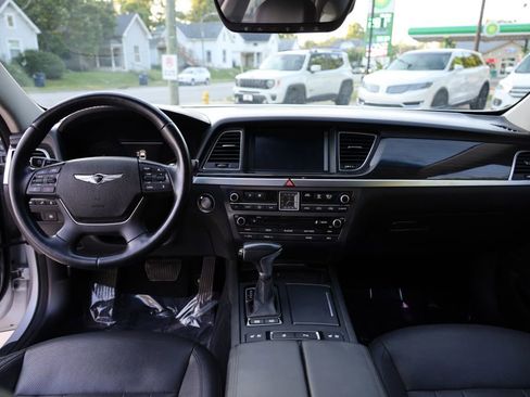 Used 2018 Genesis G80 3.8 w/ Option Group 02 image 21