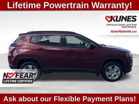 Used 2022 Jeep Compass Latitude w/ Convenience Group AWD/4WD image 3