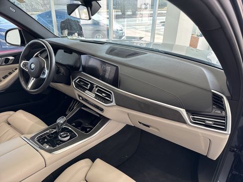 Used 2022 BMW X5 xDrive40i w/ M Sport Package image 54