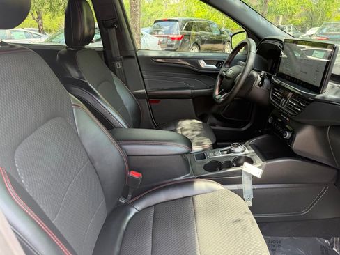 Used 2023 Ford Escape ST-Line w/ Tech Pack #1 FWD image 9