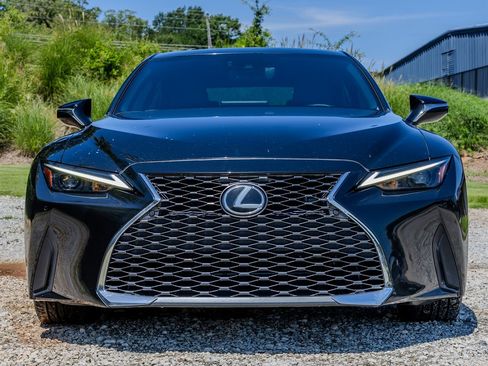 Used 2023 Lexus IS 300 w/ Comfort Package RWD image 8