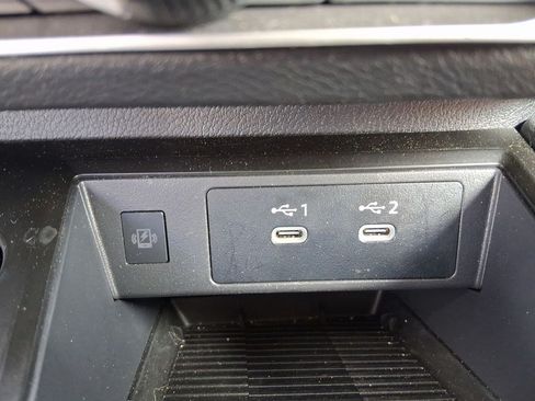 Used 2025 Nissan Kicks SV w/ Charging Package FWD image 30