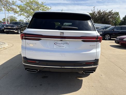 Used 2026 Buick Enclave Preferred AWD/4WD image 8