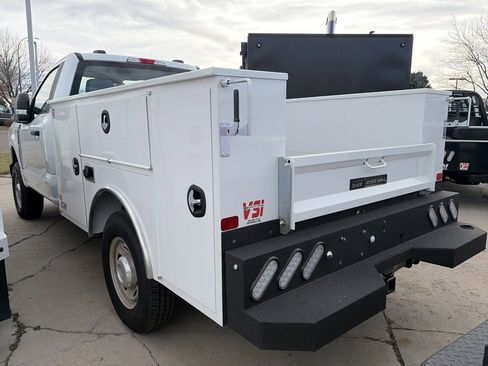 Used 2025 Ford F250 XLT image 4