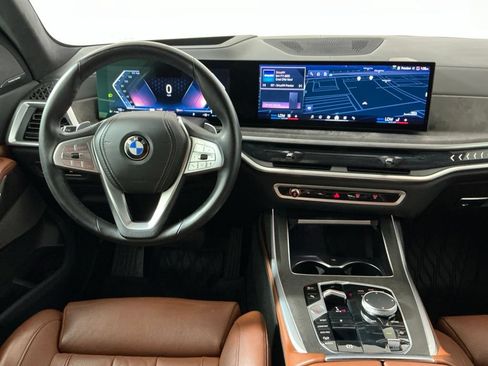 Certified 2024 BMW X7 xDrive40i w/ Premium Package AWD/4WD image 9
