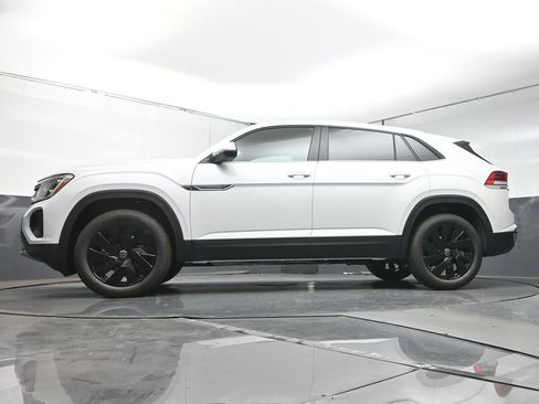 New 2026 Volkswagen Atlas Cross Sport SE image 37