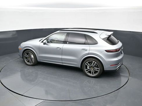 Used 2020 Porsche Cayenne Turbo AWD/4WD image 37
