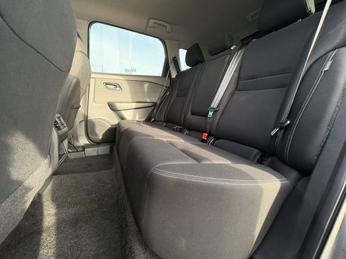 Used 2023 Nissan Rogue S image 35